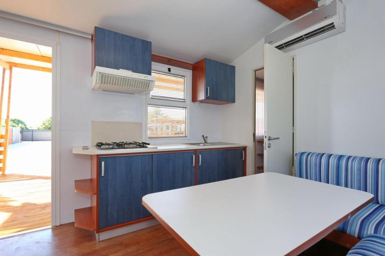 Poolside Mobile Home Turanj Exterior foto
