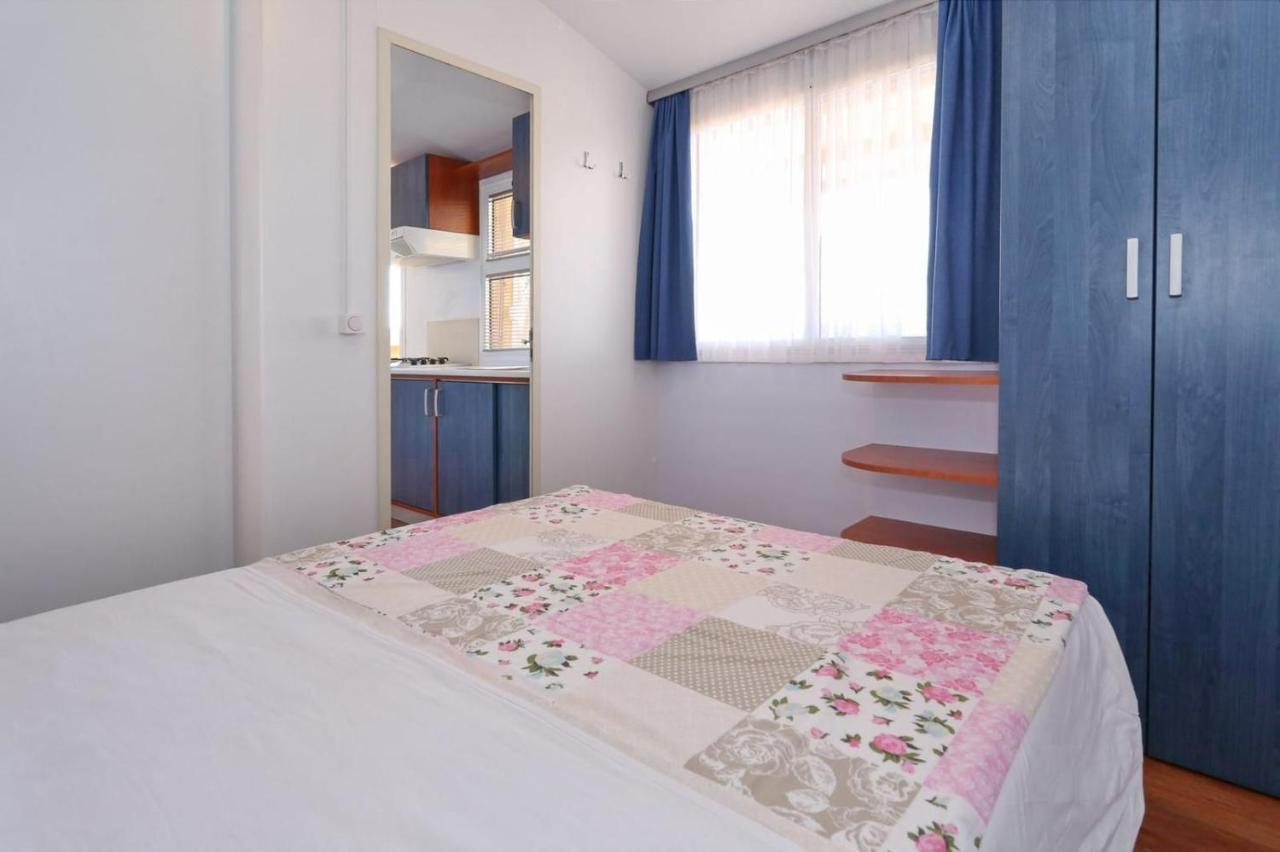 Poolside Mobile Home Turanj Exterior foto