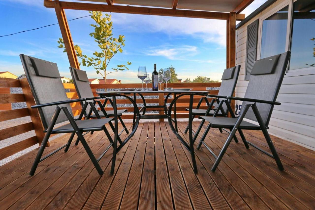 Poolside Mobile Home Turanj Exterior foto