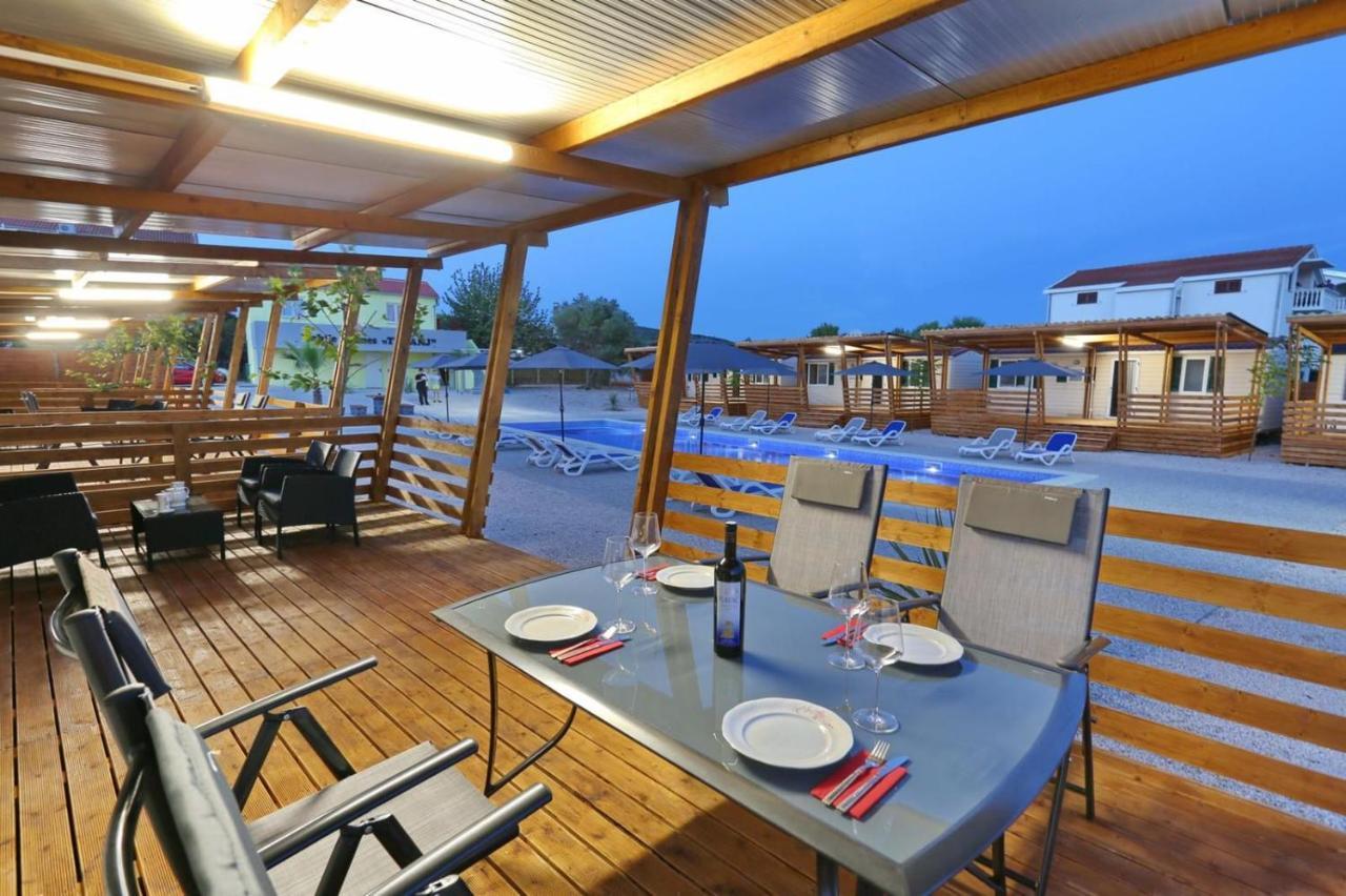 Poolside Mobile Home Turanj Exterior foto