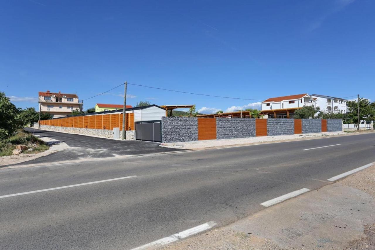Poolside Mobile Home Turanj Exterior foto