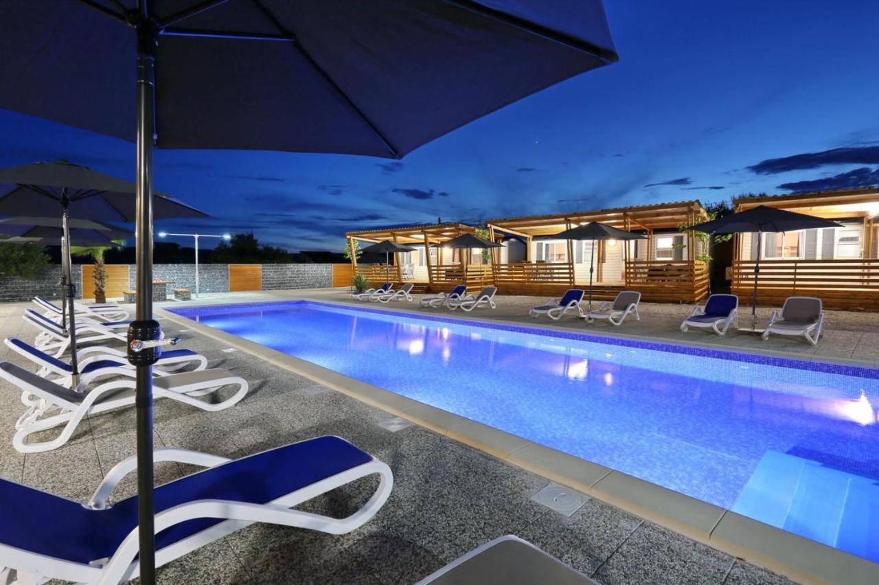 Poolside Mobile Home Turanj Exterior foto